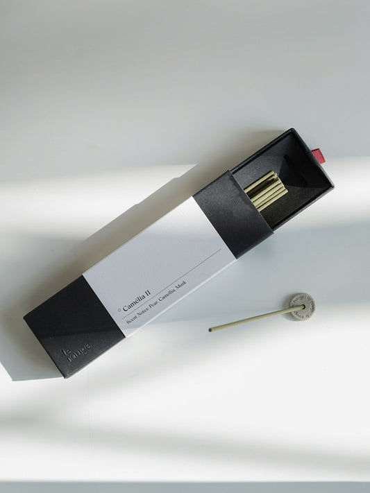 Camélia 11 - Camellia & Pear & Musk - Premium Incense- 19 Sticks