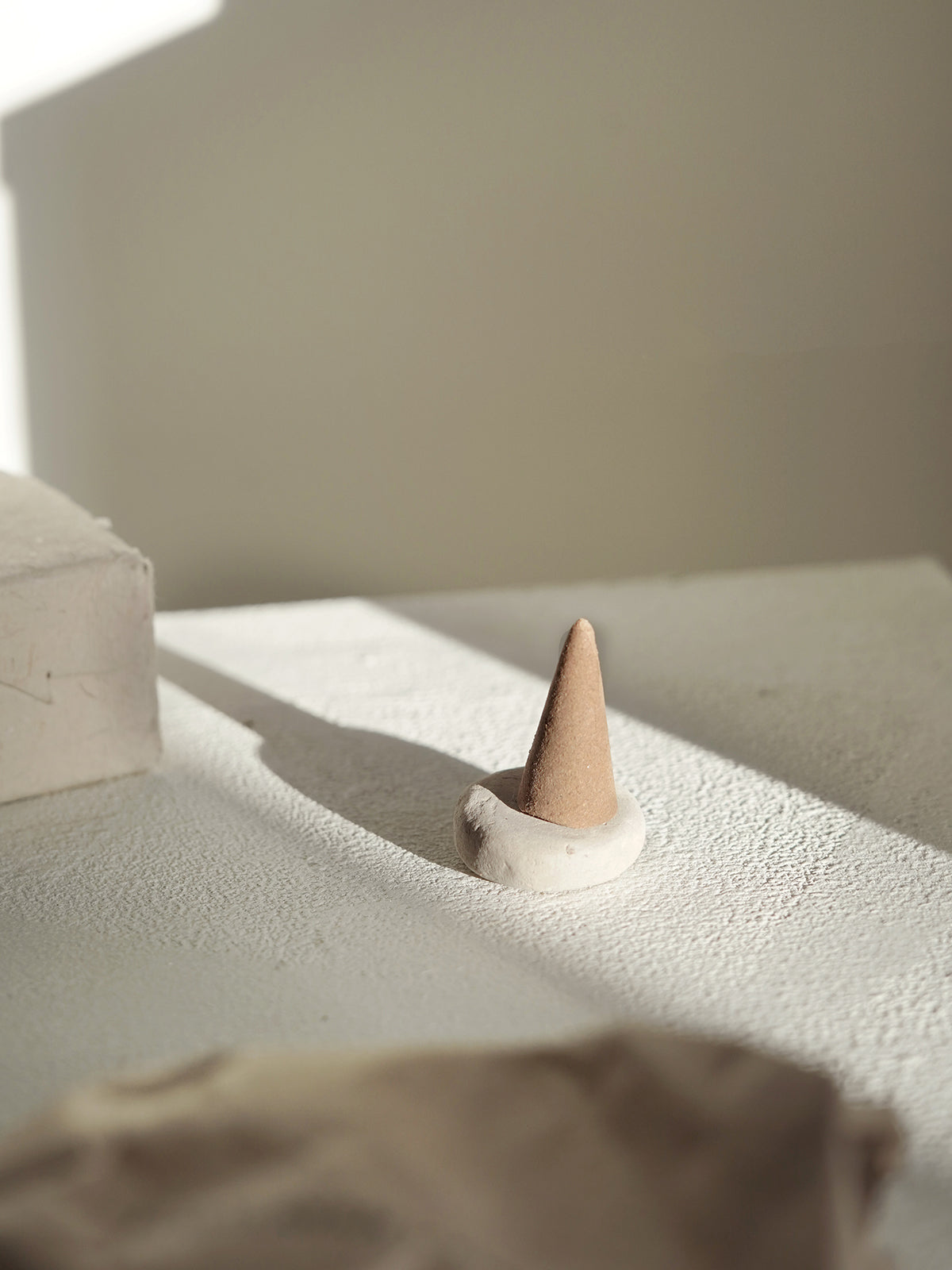 Hand Rolled 25 Incense Cones - Himalayan Wood - Recyclable paper