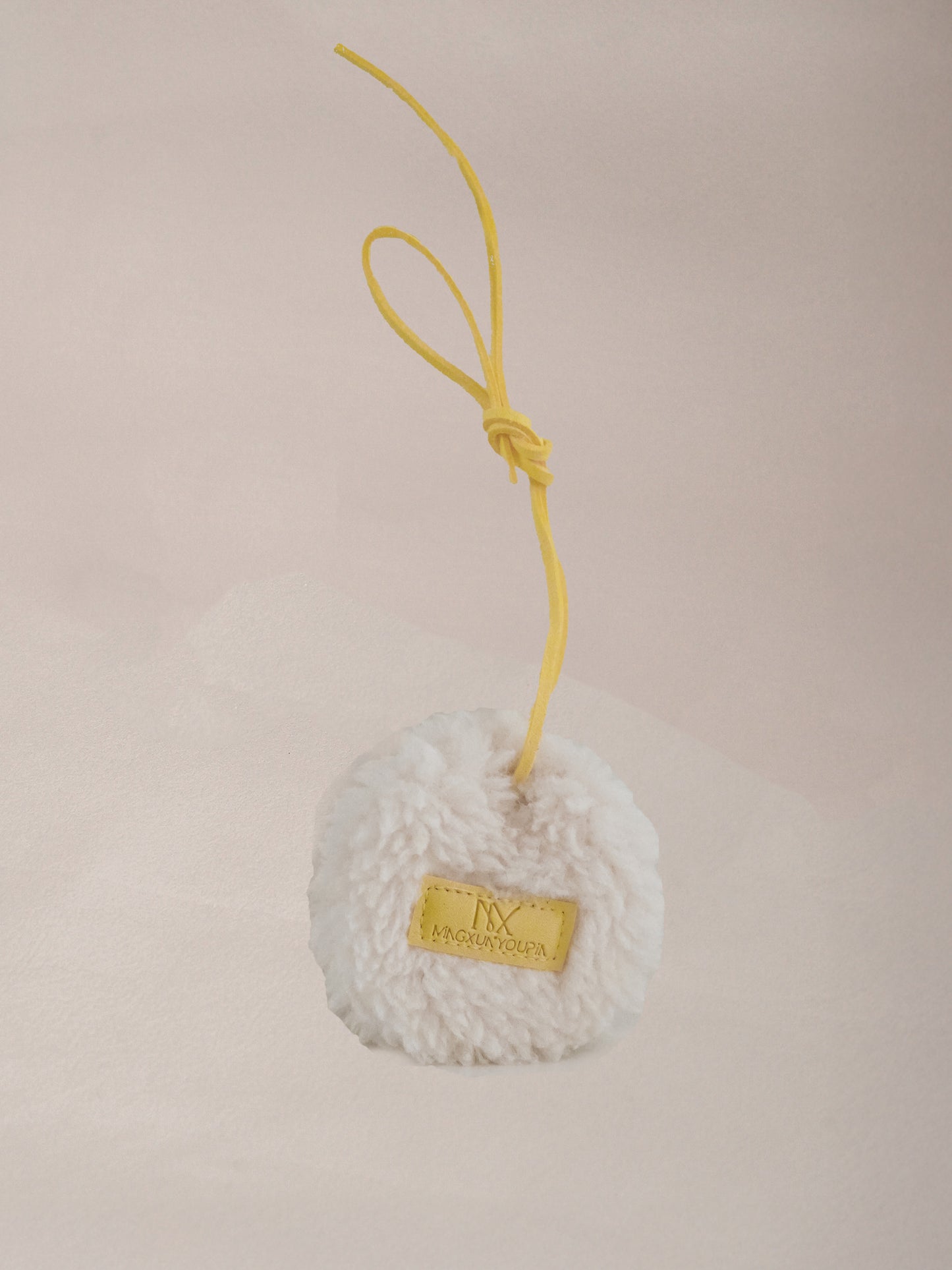 Fluffy Hanging Diffuser -  Omanthus & Tea