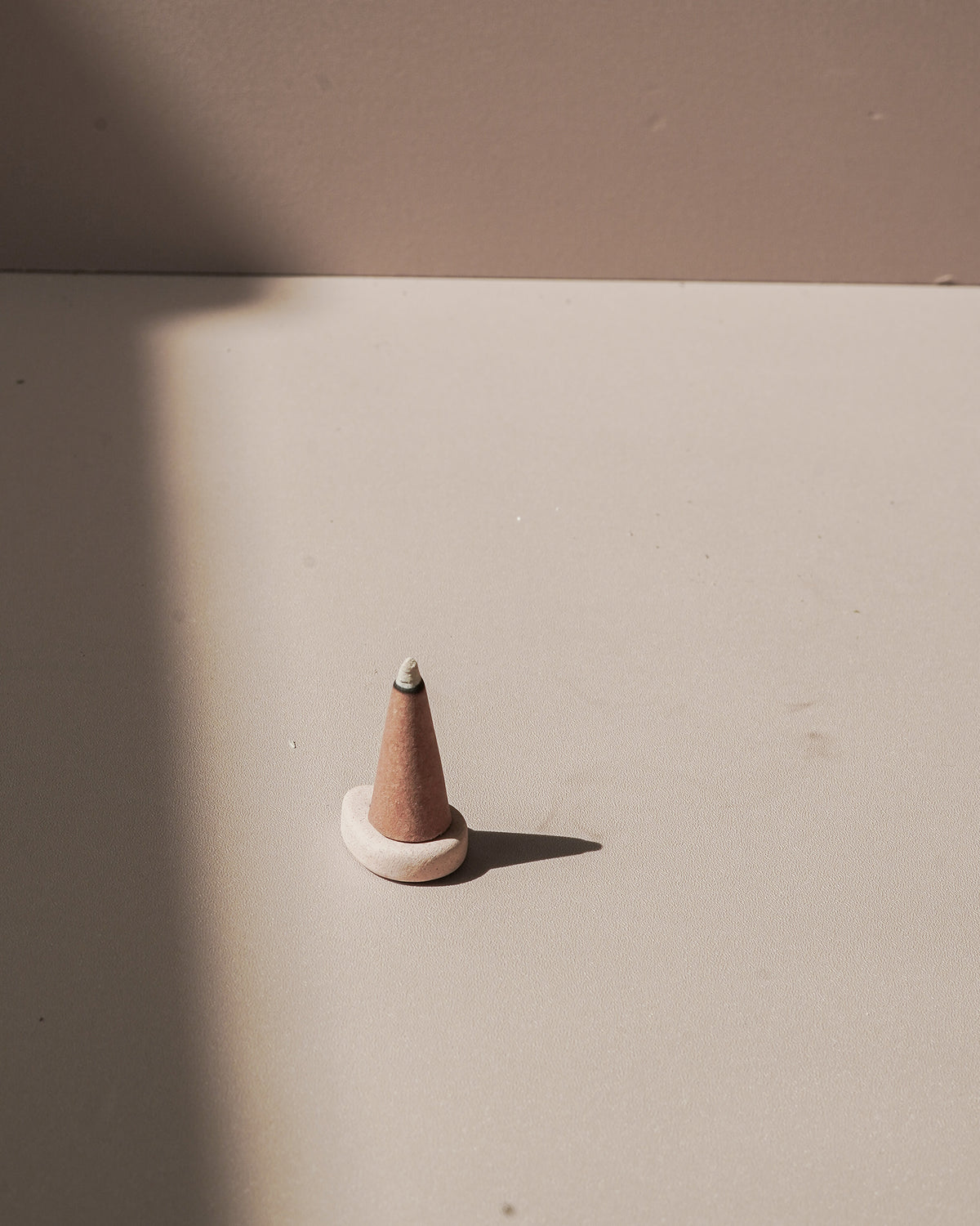 BRUT 04 Handmade Incense Cones | Sandalwood